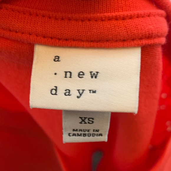 Adorable! 🧡a new day blouse🧡 - Picture 2 of 3